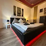 Апартаменты Urban Spacious Bright With Danubeview