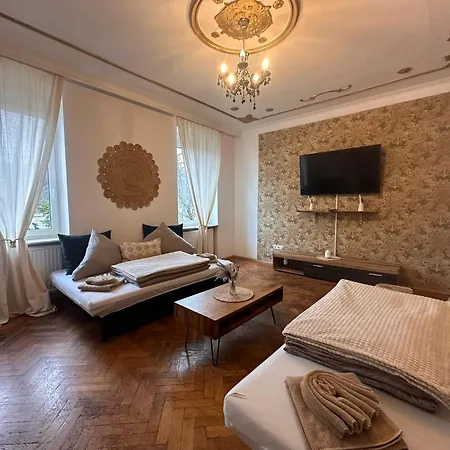 Апартаменты Urban Spacious Bright With Danubeview